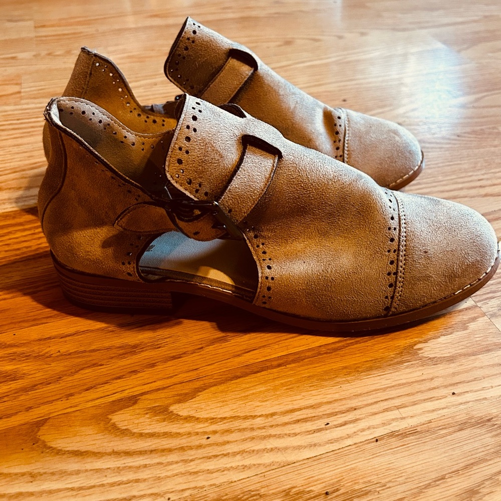 Gray slide in ankle boots sz 8.5